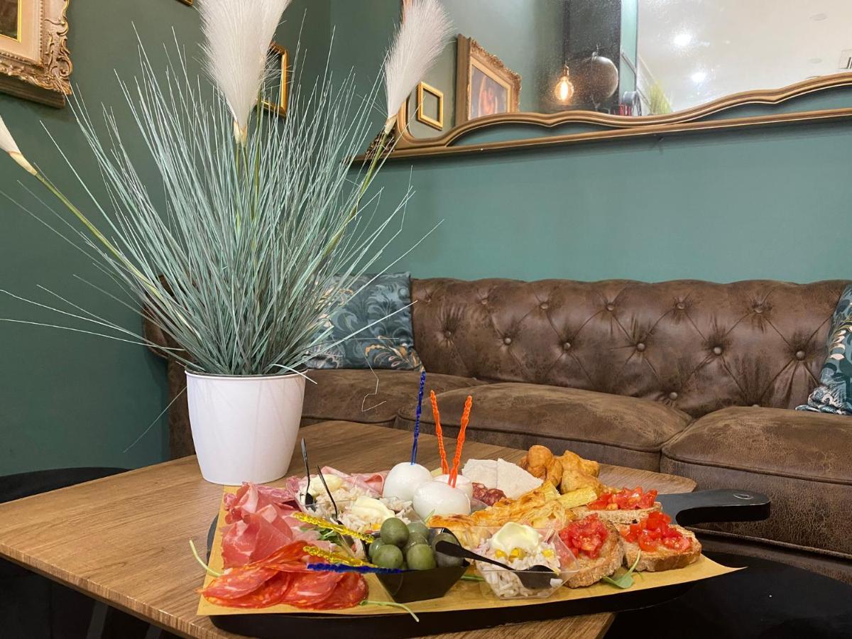 B&B Caffe Retro' ชิสแตร์นา ดิ ลาตินา ภายนอก รูปภาพ